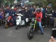 Blusukan ke Pasar Anyar di Tangerang Jokowi Gunakan Motor Custom