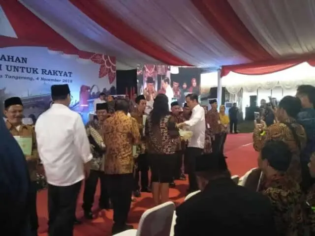6000 Sertifikat PTSL Dibagikan ke-Warga Kota Tangerang 6000 Sertifikat PTSL Dibagikan ke-Warga Kota Tangerang