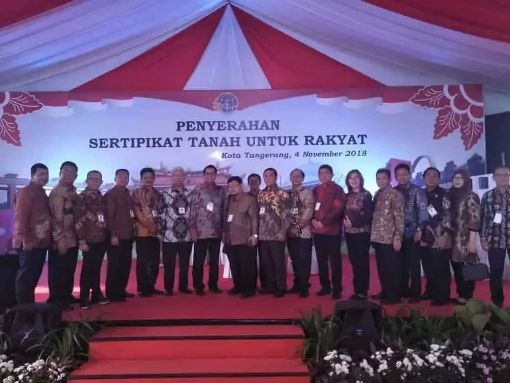 6000 Sertifikat PTSL Dibagikan ke-Warga Kota Tangerang 6000 Sertifikat PTSL Dibagikan ke-Warga Kota Tangerang