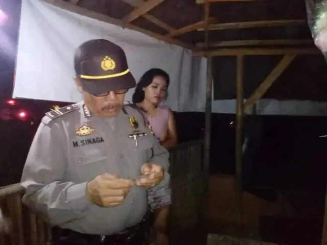 Operasi Pekat, Polisi Sita Ratusan Miras Dari Warung Kelontong dan Tempat Hiburan Malam Operasi Pekat, Polisi Sita Ratusan Miras Dari Warung Kelontong dan Tempat Hiburan Malam