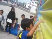 Anak-Anak Antusias Jajal Panjat Tebing di Sport Center Kelapa Dua