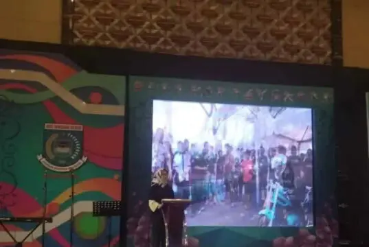 Dedikasi 1 Dekade, Walikota Tangsel Beri Penghargaan Pada Masyarakat Berprestasi Dedikasi 1 Dekade, Walikota Tangsel Beri Penghargaan Pada Masyarakat Berprestasi