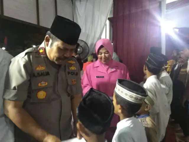 Begini Potret Kedekatan Kapolsek Karawaci Bersama Anak Yatim Piatu Begini Potret Kedekatan Kapolsek Karawaci Bersama Anak Yatim Piatu