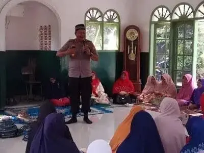 Hadiri Pengajian, Kapolsek Jatiuwung Tolak Berita Hoax dan Jaga Keluarga Dari Bahaya Narkoba Hadiri Pengajian, Kapolsek Jatiuwung Tolak Berita Hoax dan Jaga Keluarga Dari Bahaya Narkoba