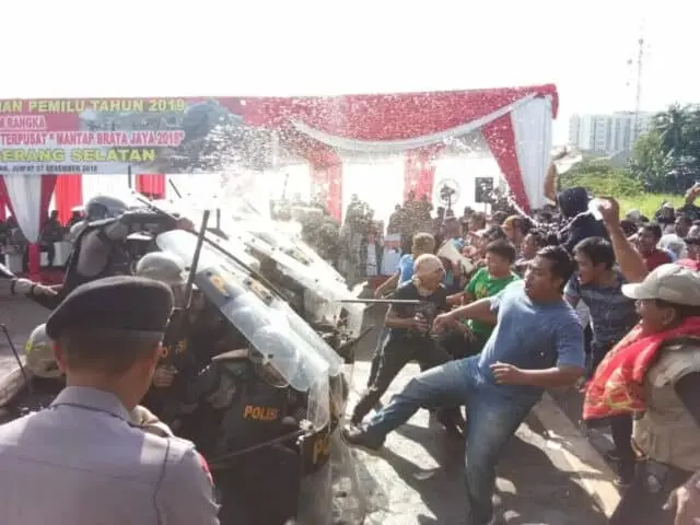 Polres Tangsel Gelar Simulasi Pengamanan Pemilu 2019 Polres Tangsel Gelar Simulasi Pengamanan Pemilu 2019
