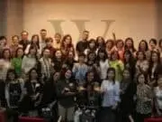 Demonstrasi Bunga dengan Vas Kaca Jadi Primadona Demonstrasi Bunga dengan Vas Kaca Jadi Primadona