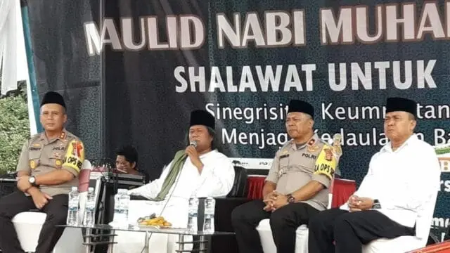 Hadiri Maulid Nabi, Kapolres Tangsel Disematkan Sebagai Dewan Kehormatan Pendekar Banten Hadiri Maulid Nabi, Kapolres Tangsel Disematkan Sebagai Dewan Kehormatan Pendekar Banten