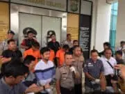 Tiga Perampok Taxi Online Dibekuk Tim Vipers Polres Tangsel Tiga Perampok Taxi Online Dibekuk Tim Vipers Polres Tangsel
