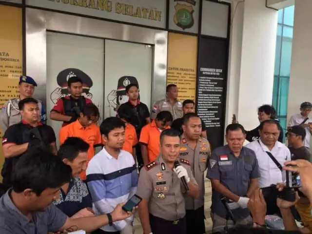 Tiga Perampok Taxi Online Dibekuk Tim Vipers Polres Tangsel Tiga Perampok Taxi Online Dibekuk Tim Vipers Polres Tangsel