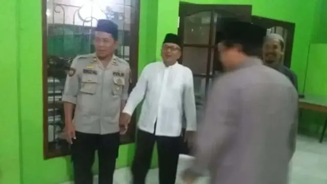 Silaturahmi Polsek Karawaci, Wakapolsek : Lapor Polisi Jika Ada Gangguan Silaturahmi Polsek Karawaci, Wakapolsek : Lapor Polisi Jika Ada Gangguan