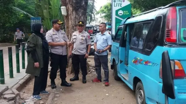 Unras Angkot Menuju Pemkot Tangerang, Kapolsek Amankan Route Unras Angkot Menuju Pemkot Tangerang, Kapolsek Amankan Route
