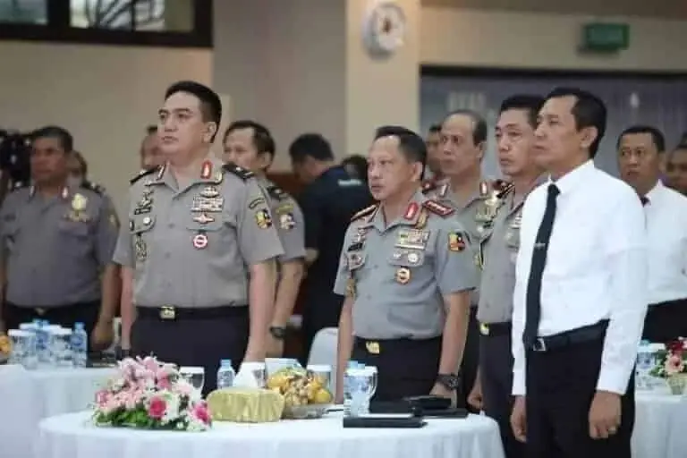 Rapat Konsolidasi dan Anev Tim Multimedia Humas Polri Tahun 2018 Kapolri : Humas Fungsi Utama Ke-6 Polri Rapat Konsolidasi dan Anev Tim Multimedia Humas Polri Tahun 2018 Kapolri : Humas Fungsi Utama Ke-6 Polri