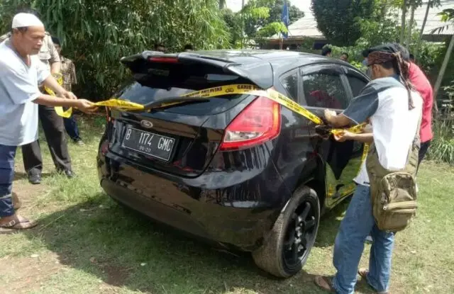 Waspada, 2 Bocah Terjebak Dalam Mobil Parkir 1 Tewas Waspada, 2 Bocah Terjebak Dalam Mobil Parkir 1 Tewas