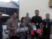 Minta Diantar ke Bandara Penipu Gasak Mobil Korban