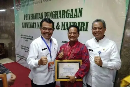 SDN Gondrong 7 Raih Adiwiyata Nasional SDN Gondrong 7 Raih Adiwiyata Nasional