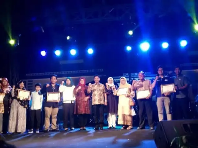 Pegiat Sosial di Kota Tangerang Diberi Penghargaan Pegiat Sosial di Kota Tangerang Diberi Penghargaan