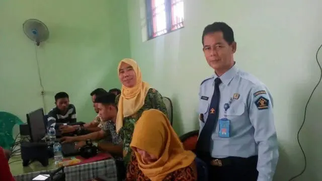 E-KTP Diberikan Disdukcapil Untuk Anak Binaan E-KTP Diberikan Disdukcapil Untuk Anak Binaan