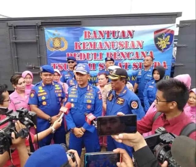 Ditpolairud Serahkan Bantuan Tsunami Ditpolairud Serahkan Bantuan Tsunami