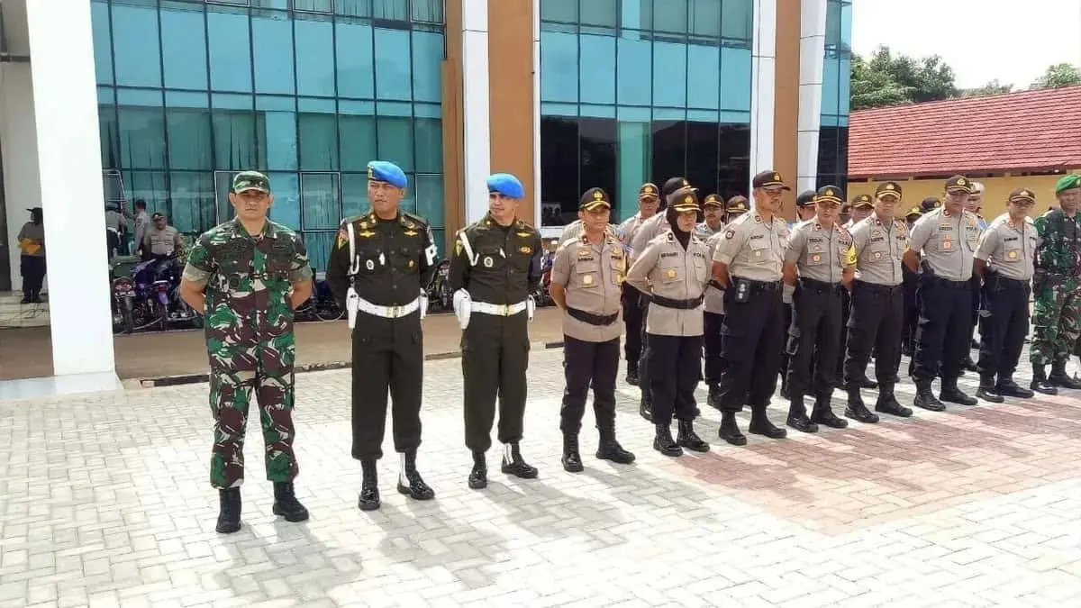 Jelang Malam 2019, Dandim Bersama Kapolres Pantau Pos Moderland Kota Tangerang