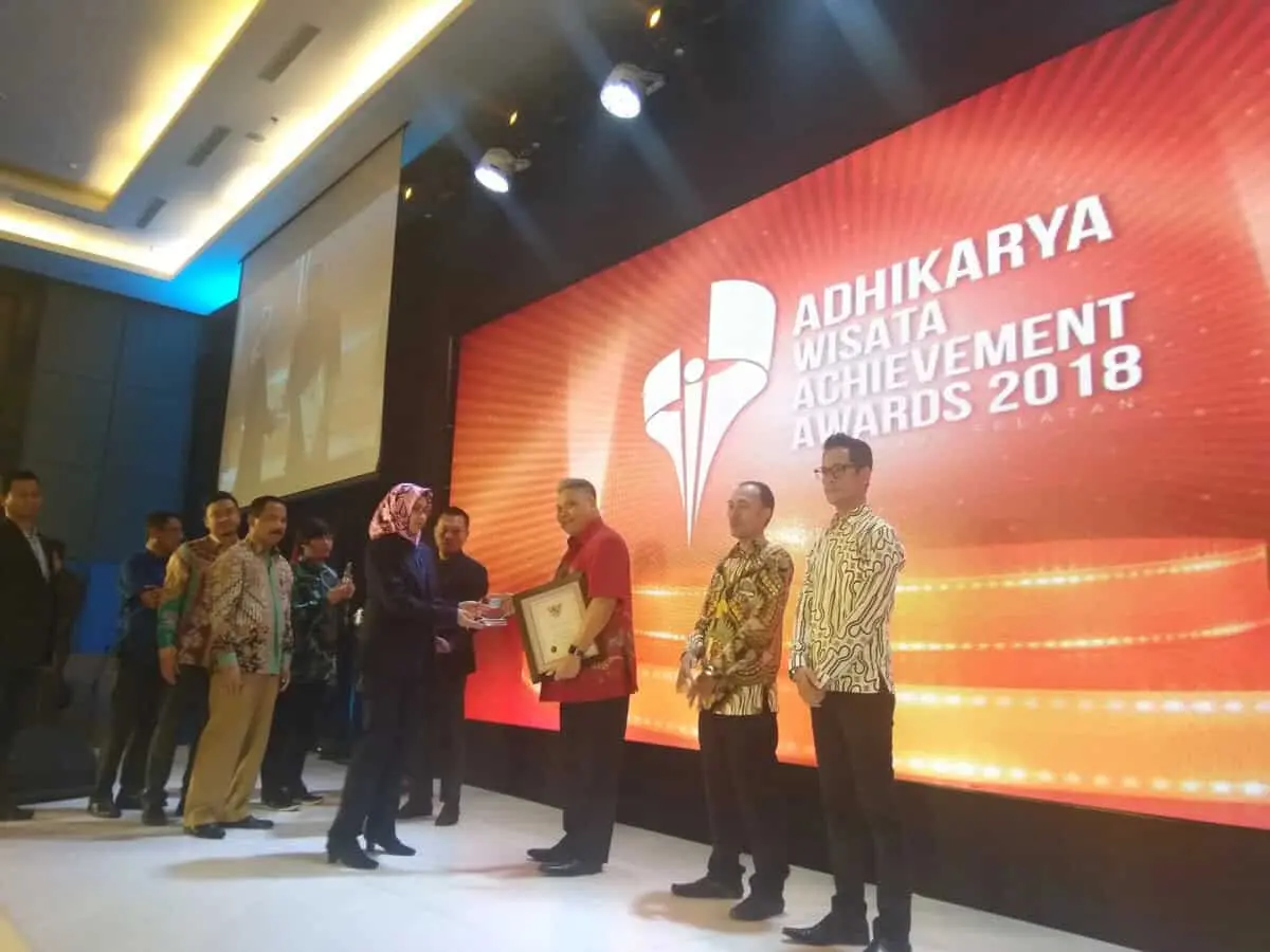 Pemkot Tangsel Anugerahkan Achievement Award 2018 Sektor Wisata Pemkot Tangsel Anugerahkan Achievement Award 2018 Sektor Wisata