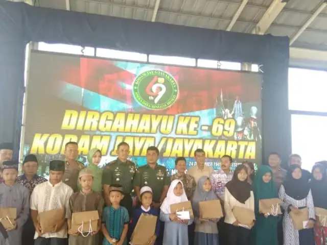 Doa dan Santunan di HUT Ke-69 Kodam Jaya Doa dan Santunan di HUT Ke-69 Kodam Jaya