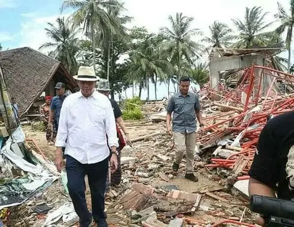 Gubernur Tetapkan Darurat Bencana Gubernur Tetapkan Darurat Bencana