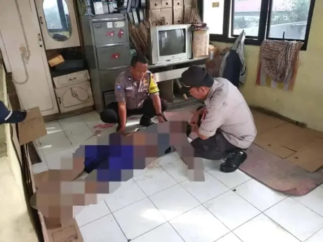 Sakit Jantung, PHL Ditemukan Meninggal di Lantai 3 Kantor Dishub Terminal Cimone Sakit Jantung, PHL Ditemukan Meninggal di Lantai 3 Kantor Dishub Terminal Cimone