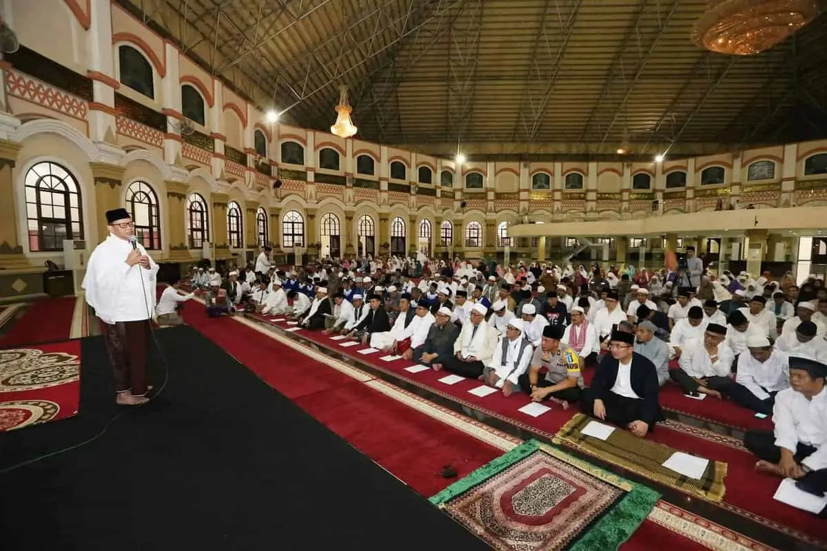 Pemprov Banten Gelar Dzikir dan Doa Bersama Untuk Korban Tsunami Pemprov Banten Gelar Dzikir dan Doa Bersama Untuk Korban Tsunami