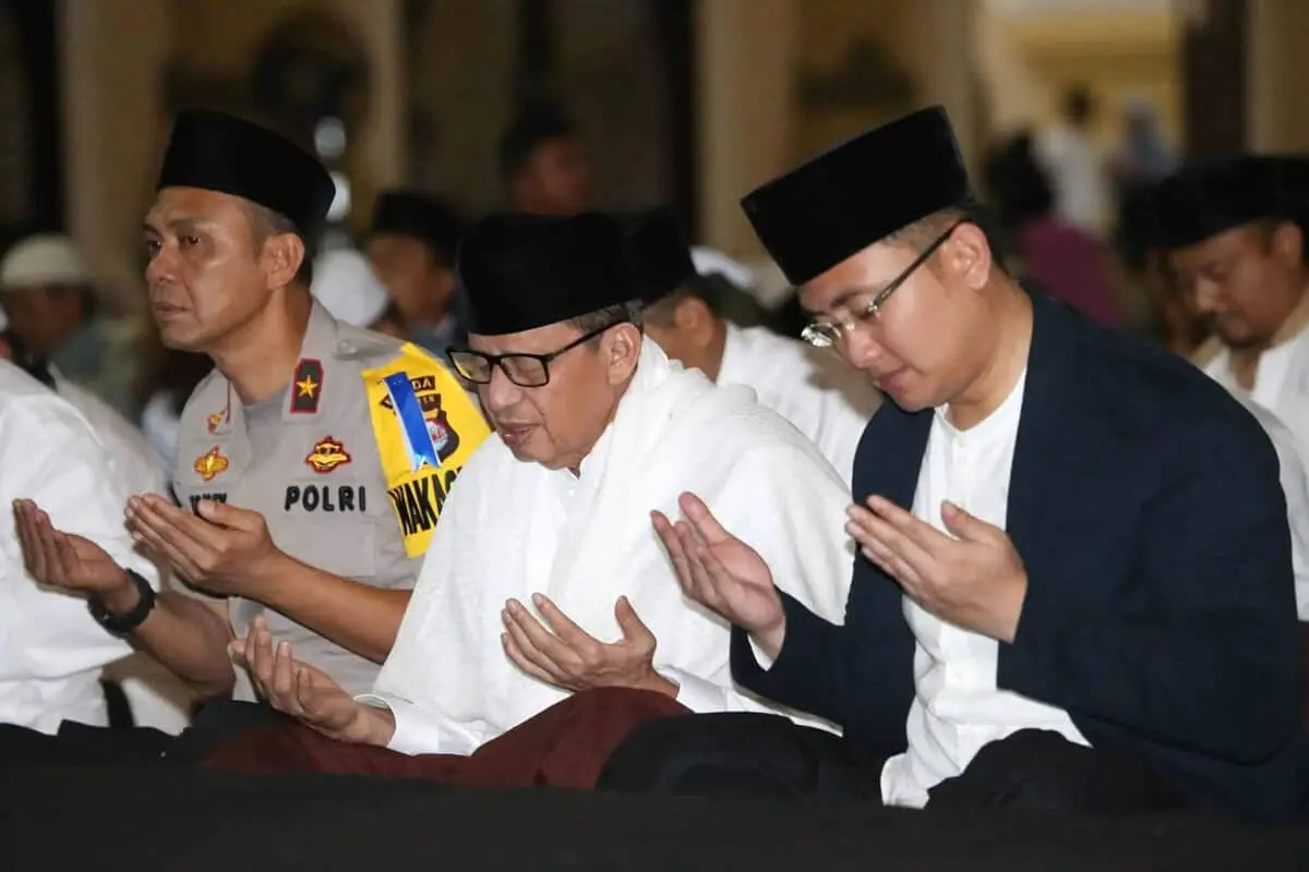 Pemprov Banten Gelar Dzikir dan Doa Bersama Untuk Korban Tsunami Pemprov Banten Gelar Dzikir dan Doa Bersama Untuk Korban Tsunami