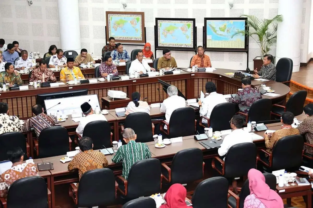 Gubernur WH Dengan Wapres JK Rapat Terbatas Bahas Transportasi Jabodetabek