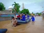 6 Kampung Terendam Banjir, Polda Banten Evakuasi Korban
