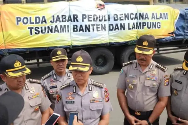 Perduli Tsunami, Polda Banten Terima Bantuan dari Polda Jabar Perduli Tsunami, Polda Banten Terima Bantuan dari Polda Jabar