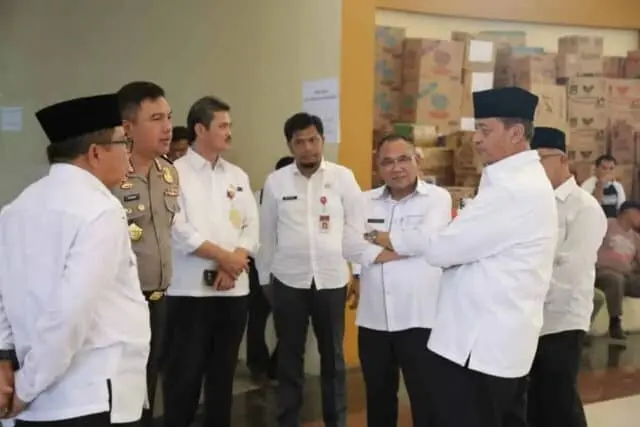 Pastikan Logistik Cukup, Kapolda dan Gubernur Banten Tinjau Posko Pusat Bencana Pastikan Logistik Cukup, Kapolda dan Gubernur Banten Tinjau Posko Pusat Bencana