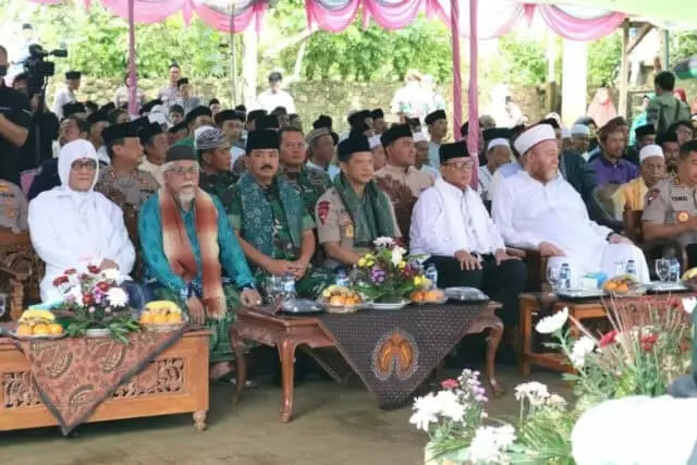 Haul Masyayikh dan Reuni Ulama se Banten di Pesantren Kananga Haul Masyayikh dan Reuni Ulama se Banten di Pesantren Kananga