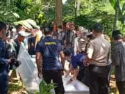 5 Jenazah Korban Tsunami Belum Teridentifikasi di Makamkan 5 Jenazah Korban Tsunami Belum Teridentifikasi di Makamkan