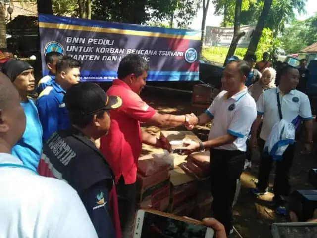 Kepala BNN RI, Kirim Langsung Bantuan Korban Tsunami Kepala BNN RI, Kirim Langsung Bantuan Korban Tsunami