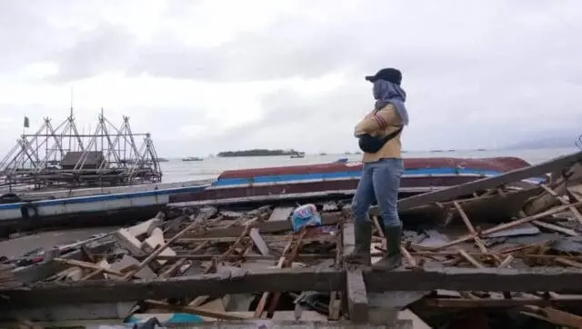 Cerita Relawan Cantik Diantara Ratusan Relawan di Tsunami Banten Cerita Relawan Cantik Diantara Ratusan Relawan di Tsunami Banten