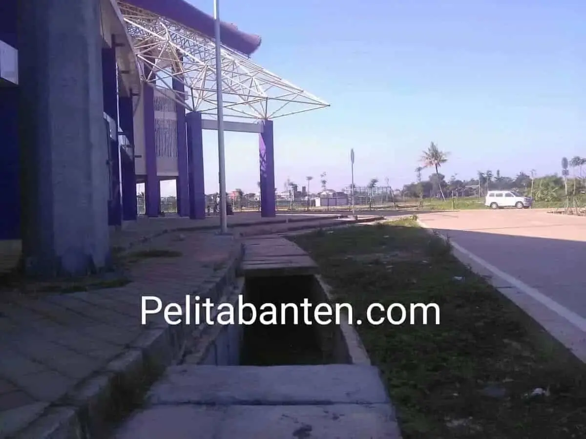 Sangat Disayangkan, Stadion Kelapa Dua Minim Fasilitas Kebersihan dan Tak Terurus