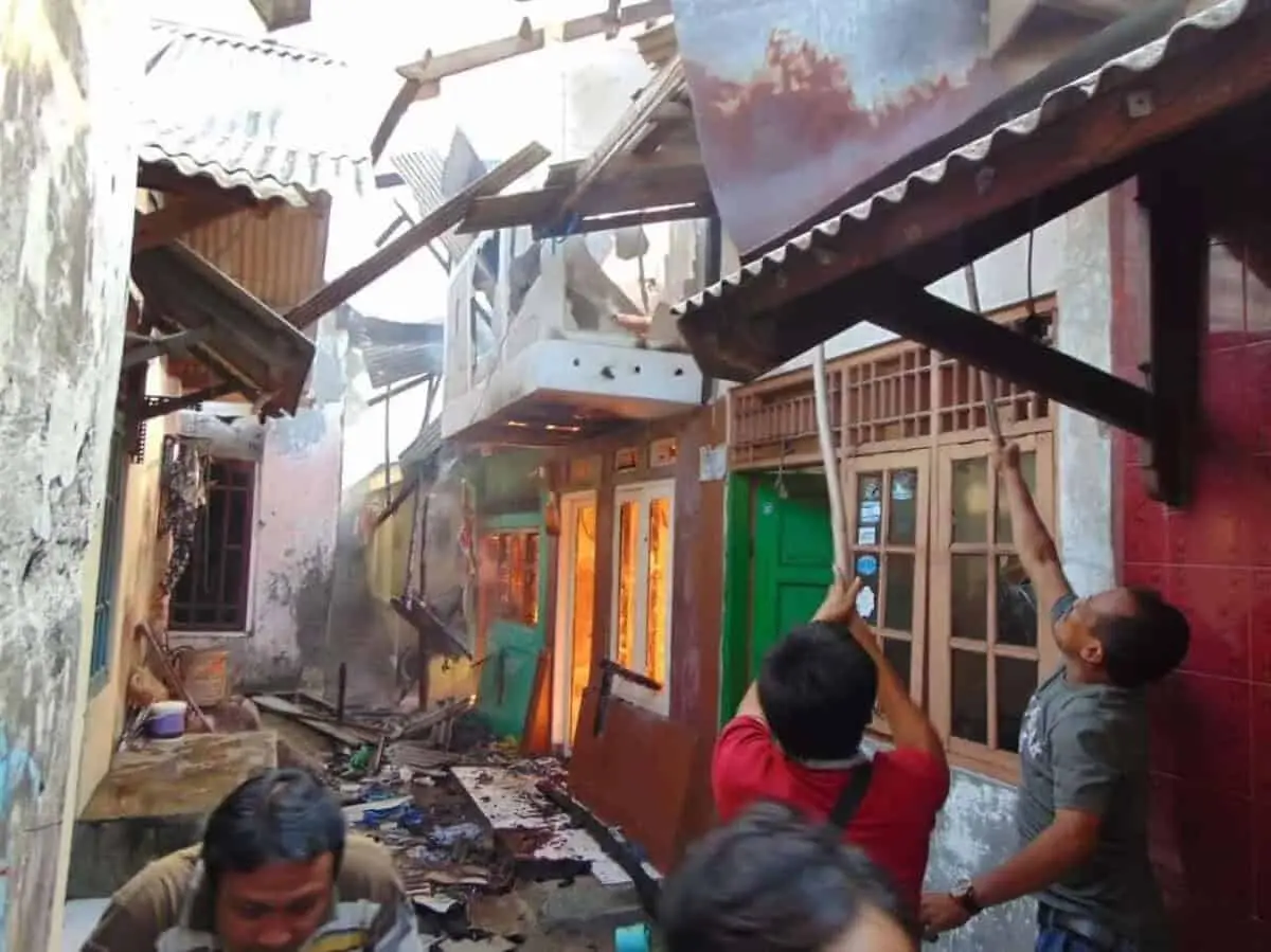 Ditinggal Bekerja, 3 Rumah Habis Dilalap Api di Kota Tangerang Ditinggal Bekerja, 3 Rumah Habis Dilalap Api di Kota Tangerang
