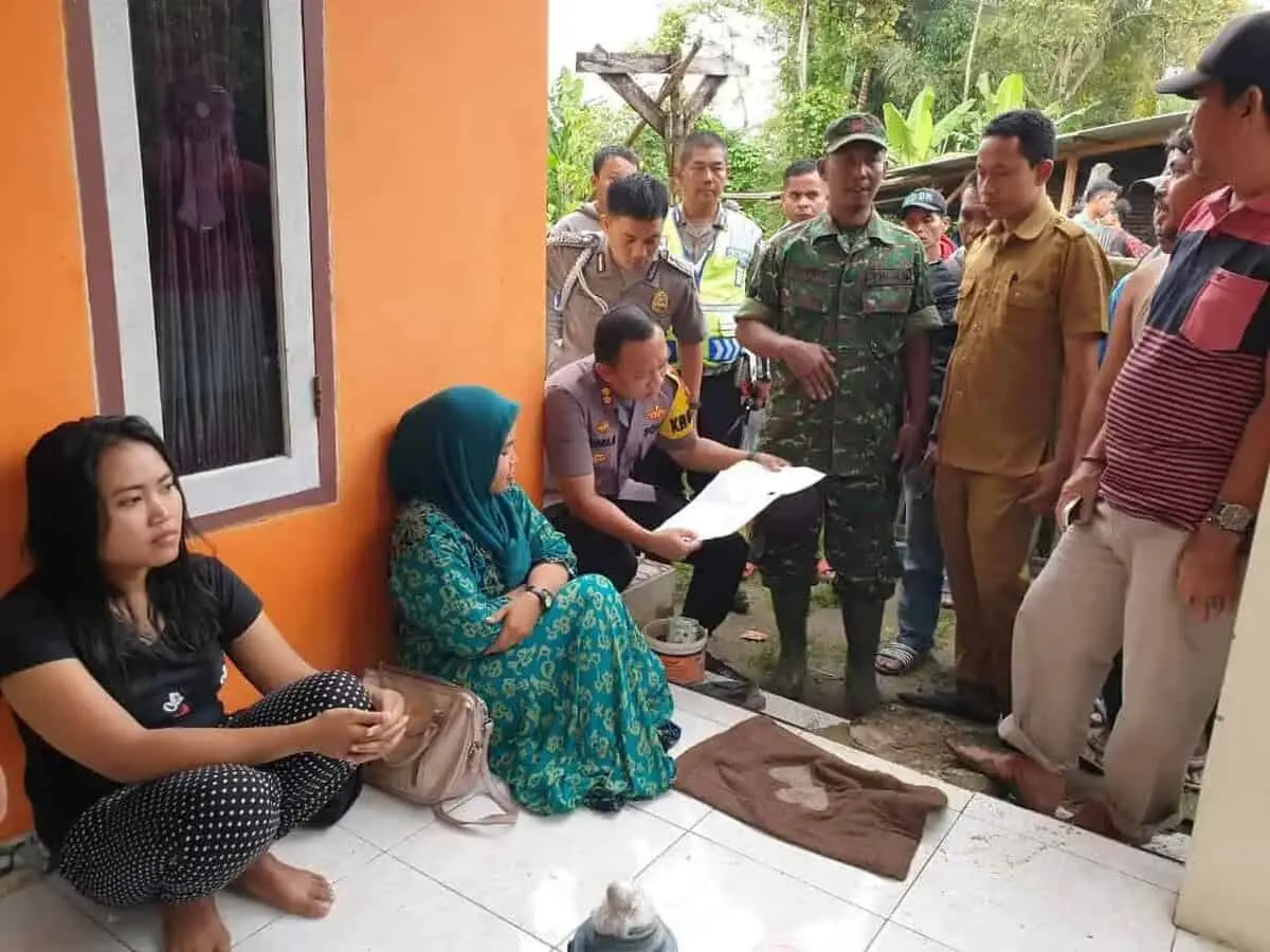 Perahu Eretan Terbalik, 1 Korban Hilang Belum Ditemukan Perahu Eretan Terbalik, 1 Korban Hilang Belum Ditemukan