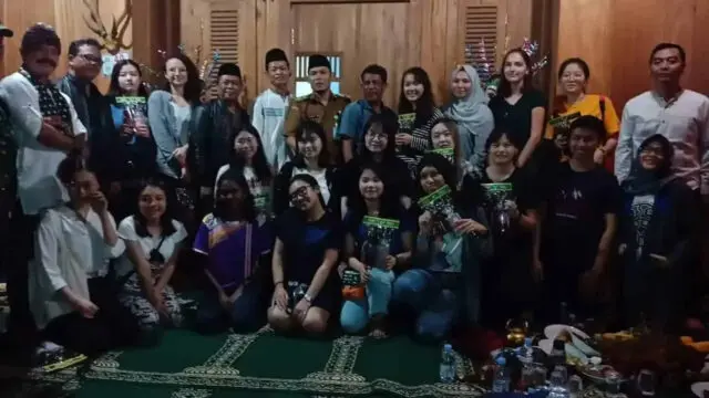 Rumah Blandongan Betawi Dan Situ Parigi Dikunjungi Mahasiswa Mancanegara, Ini Alasannya Rumah Blandongan Betawi Dan Situ Parigi Dikunjungi Mahasiswa Mancanegara, Ini Alasannya