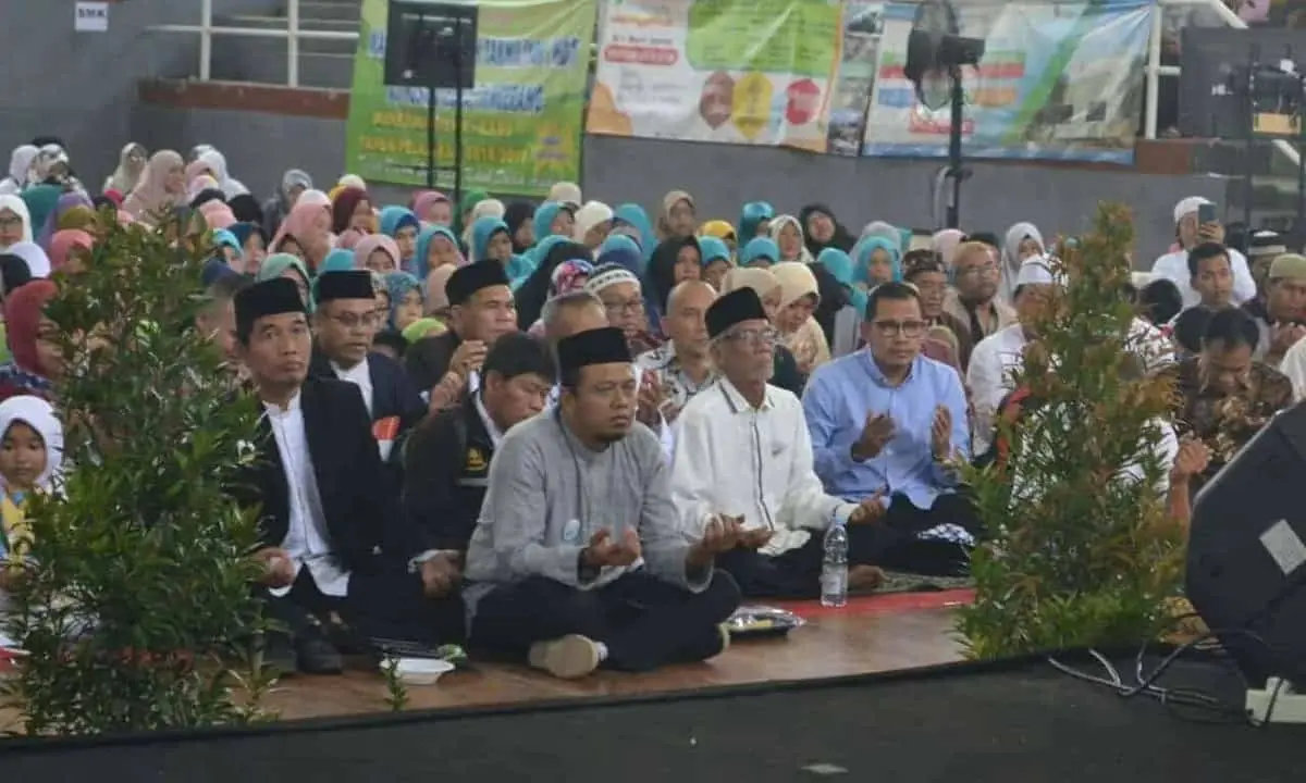 Milad YP Al Husna Hadirkan Aa Gym dan Opick Milad YP Al Husna Hadirkan Aa Gym dan Opick