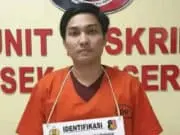 Pria Ini Peras Uang Pacar Hingga 75 Juta Pria Ini Peras Uang Pacar Hingga 75 Juta