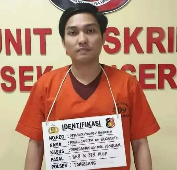 Pria Ini Peras Uang Pacar Hingga 75 Juta Pria Ini Peras Uang Pacar Hingga 75 Juta