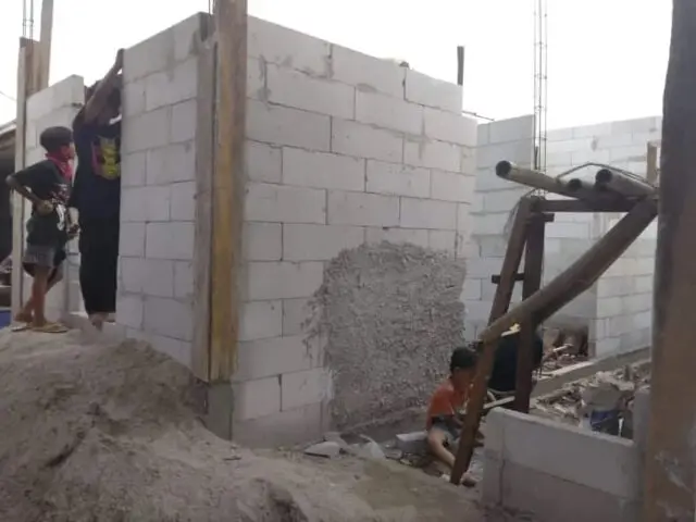 Program Bedah Rumah Mangkrak, Darsono Harus Berhutang Dan Tinggal Numpang Program Bedah Rumah Mangkrak, Darsono Harus Berhutang Dan Tinggal Numpang