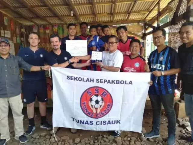 Pelatih Intermilan Akademi Kunjungi SSB Tunas Cisauk Pelatih Intermilan Akademi Kunjungi SSB Tunas Cisauk