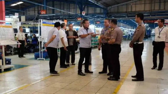 Diduga Desain Sepatu Berlafaz Allah, Kapolresta Tangerang Datangi Pabrik Sepatu Diduga Desain Sepatu Berlafaz Allah, Kapolresta Tangerang Datangi Pabrik Sepatu