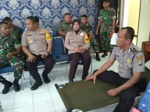 Kapolsek Cisauk Bersama Anggota Melaksanakan Donor Darah Kapolsek Cisauk Bersama Anggota Melaksanakan Donor Darah