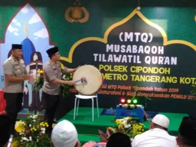 MTQ Tropi Kapolsek, Warga : Baru ini Lomba MTQ Dikantor Polisi MTQ Tropi Kapolsek, Warga : Baru ini Lomba MTQ Dikantor Polisi