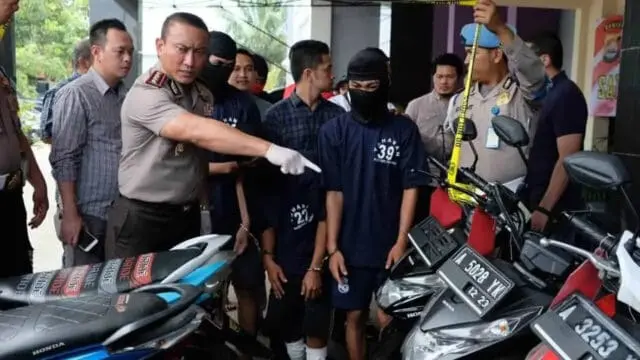 Rampok Bersenpi Dibekuk, 2 Tersangka Dihadiahi Timah Panas